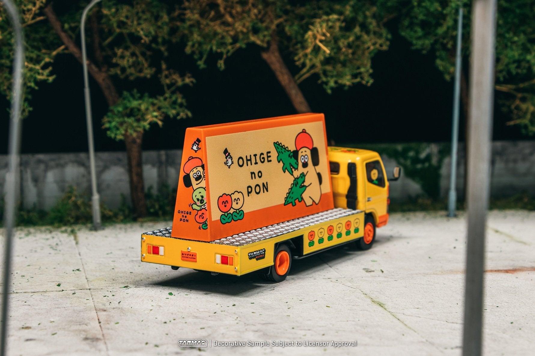 Tarmac Works 1:64 Mitsubishi Fuso Canter OHIGEnoPON Diecast model car