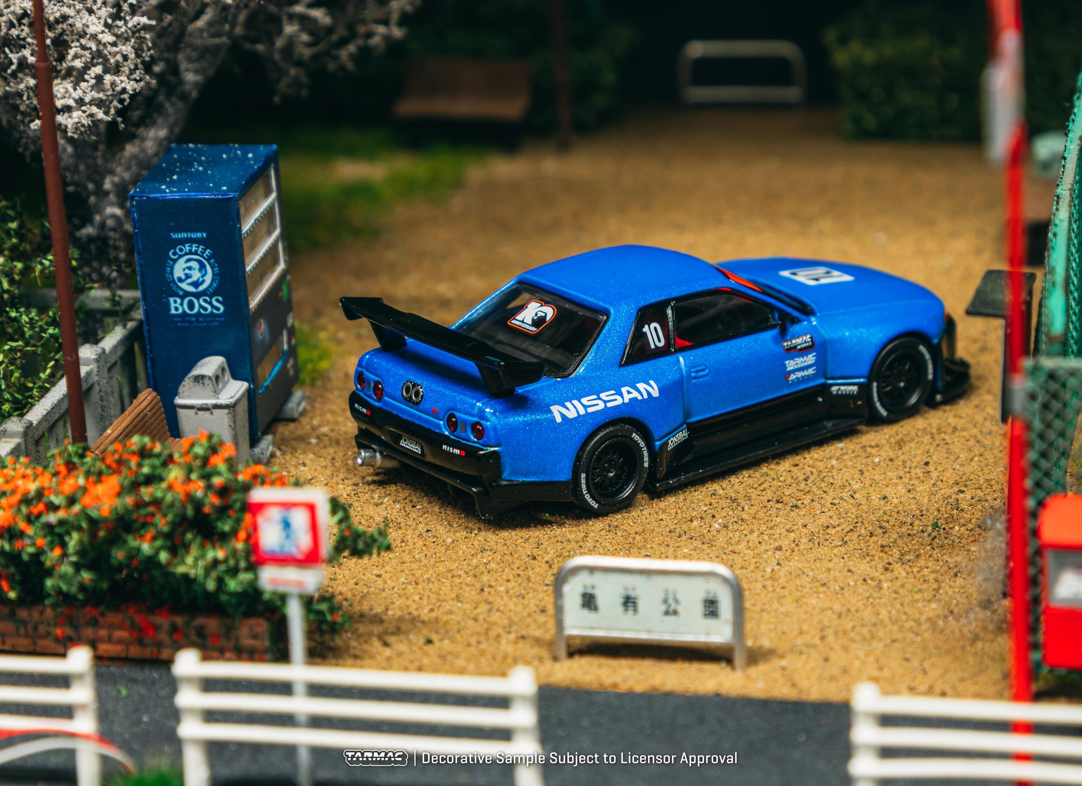 Tarmac Works Nissan Skyline (R32) Widebody 10th Anniversary Ver.