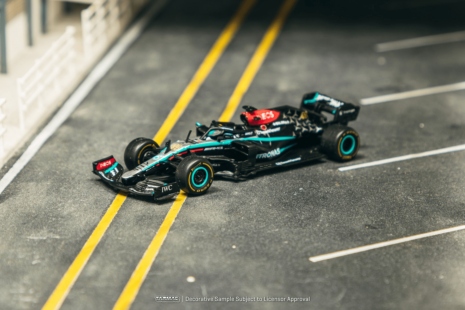 Tarmac Works Mercedes-AMG F1 W12 E Performance NY Demo Run 2024