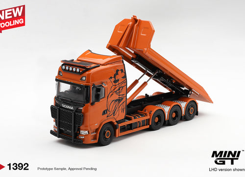 Load image into Gallery viewer, (Pre-order) Mini GT #1392 Scania 770S B8x4NA Hooklift Flatbed Orange LHD
