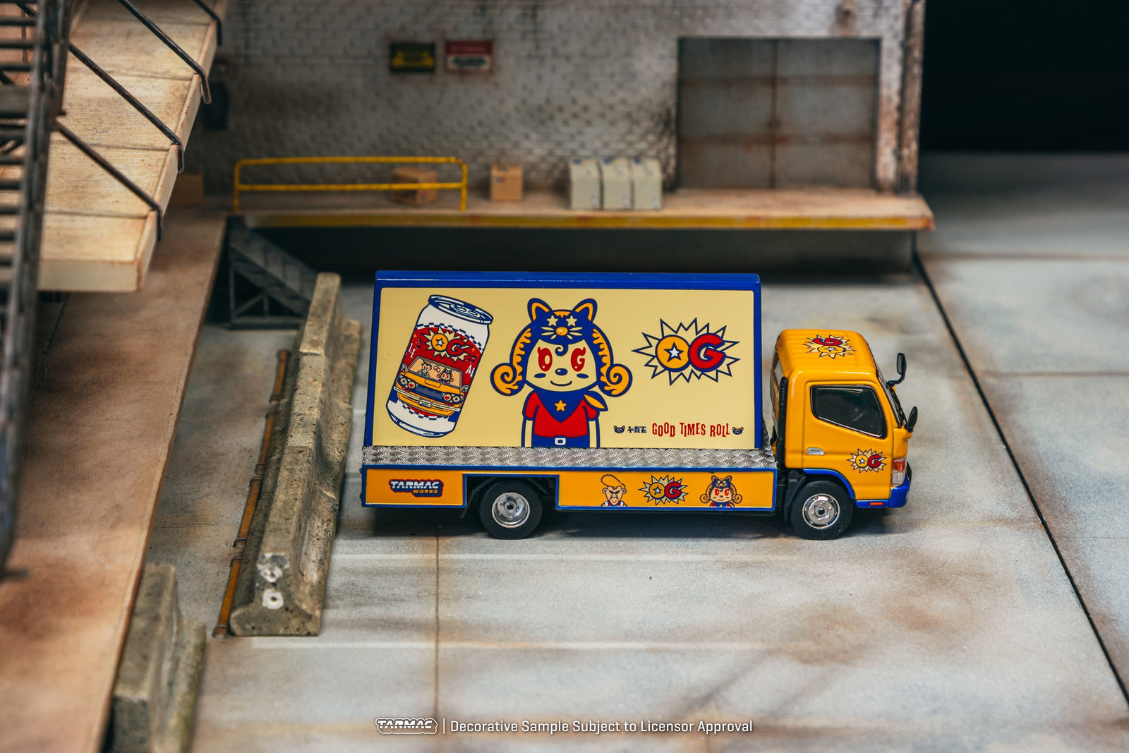 Tarmac Works 1/64 Mitsubishi Fuso Canter OG Model Car