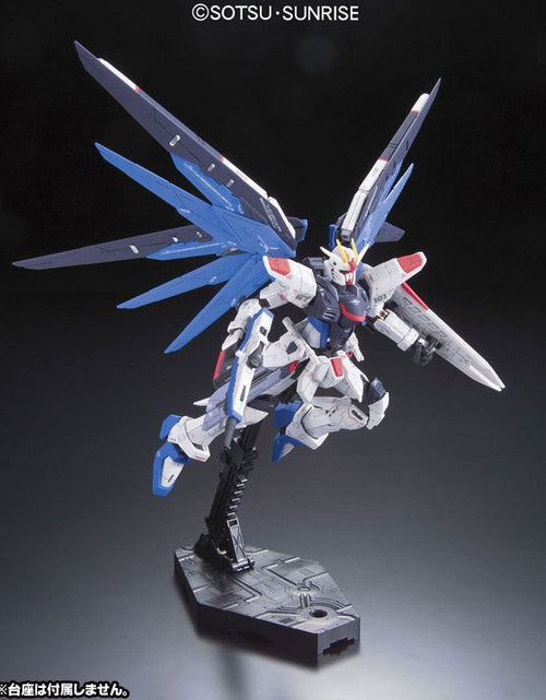 Load image into Gallery viewer, Bandai RG 1/144 ZGMF-X10A Freedom Gundam (Gundam Model Kits)
