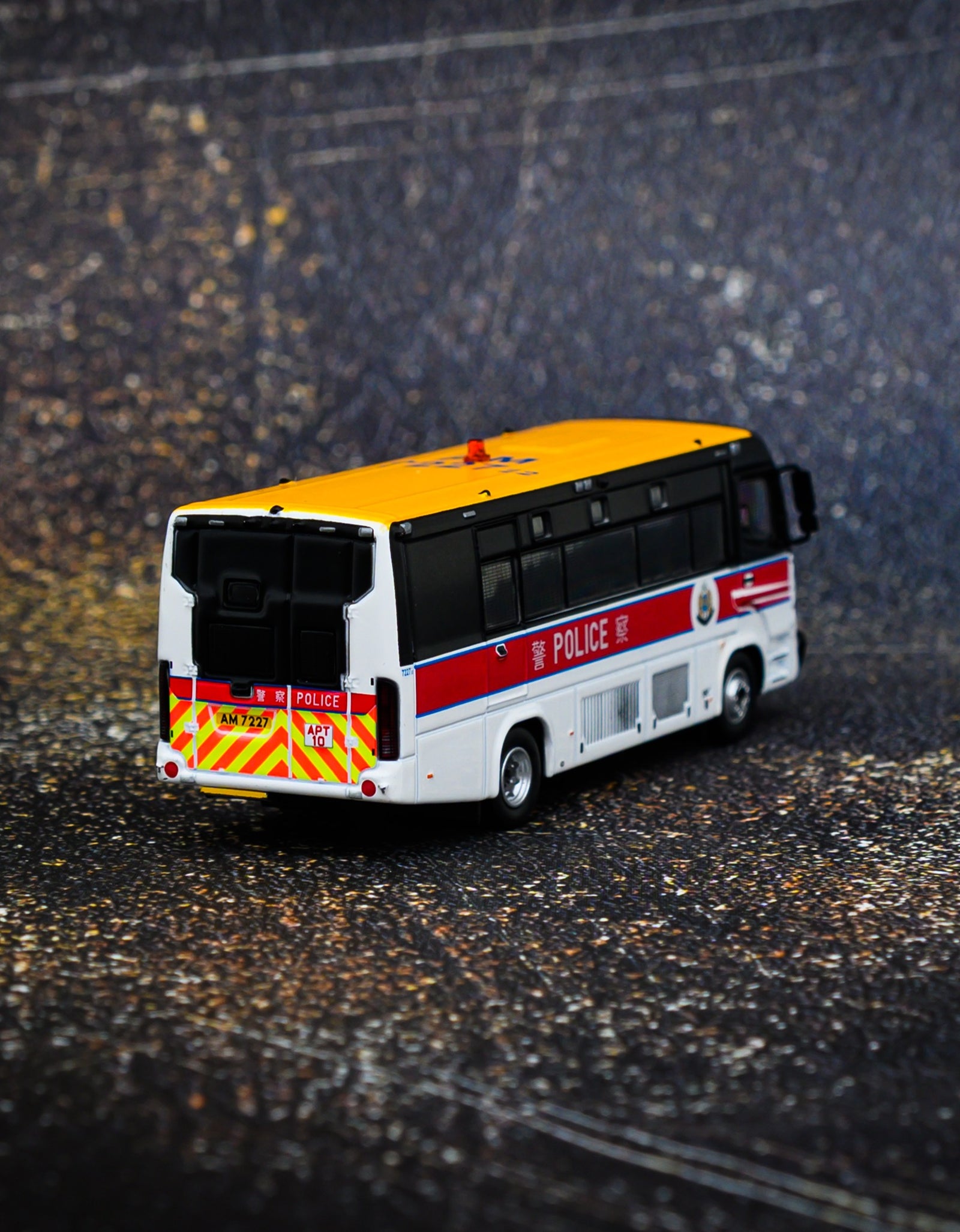 Tiny City HKP05 MERCEDES-BENZ Atego Police APT Tactical Bus (AM7227)