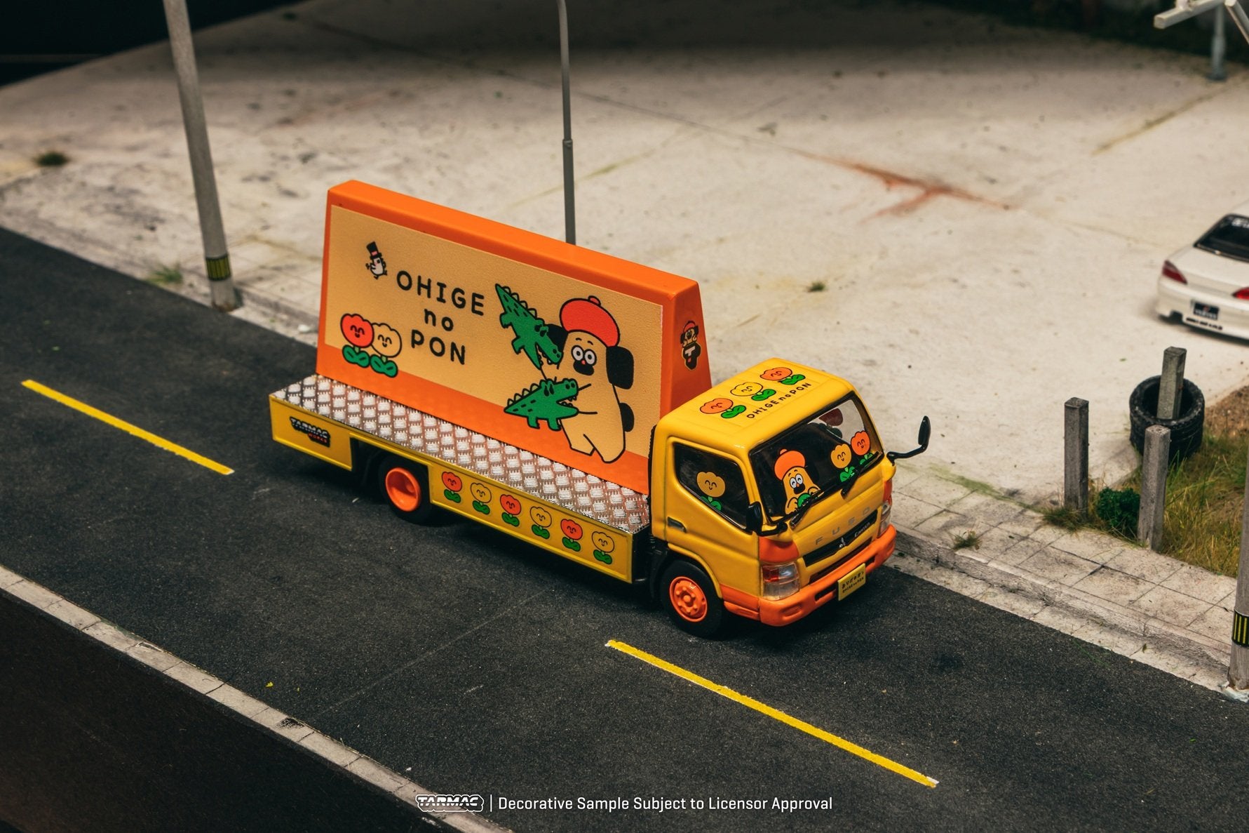 Tarmac Works 1:64 Mitsubishi Fuso Canter OHIGEnoPON Diecast model car