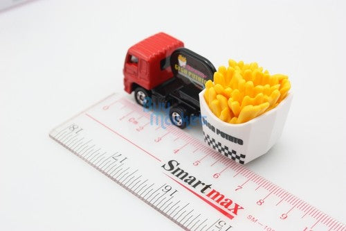Load image into Gallery viewer, Takara Tomy Tomica #55 ISUZU GIGA FRIED POTATO CAR Diecast Toy Japan LIMIT 2015
