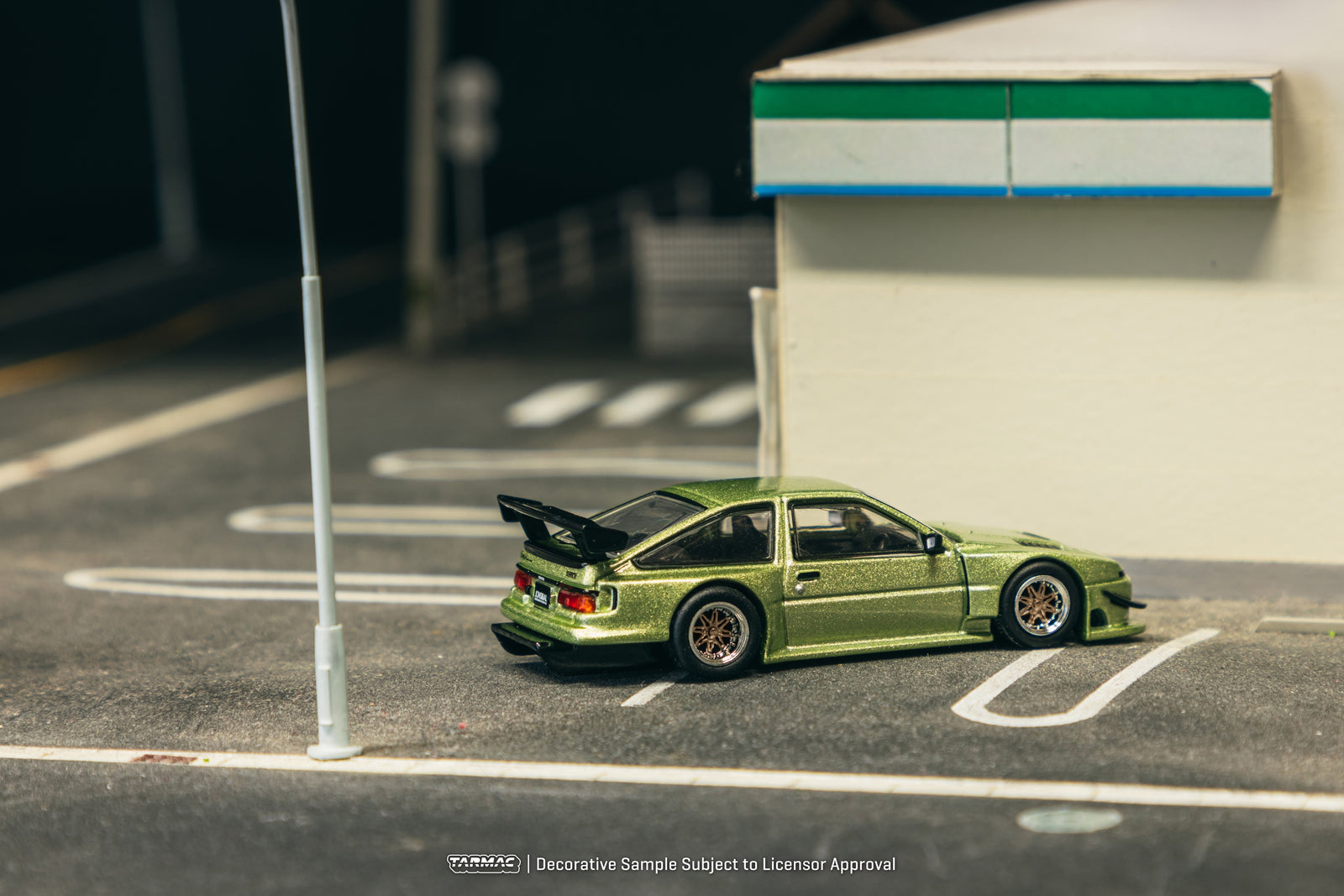 Tarmac Works 1/64 Toyota Sprinter Trueno AE86 Widebody Green Model