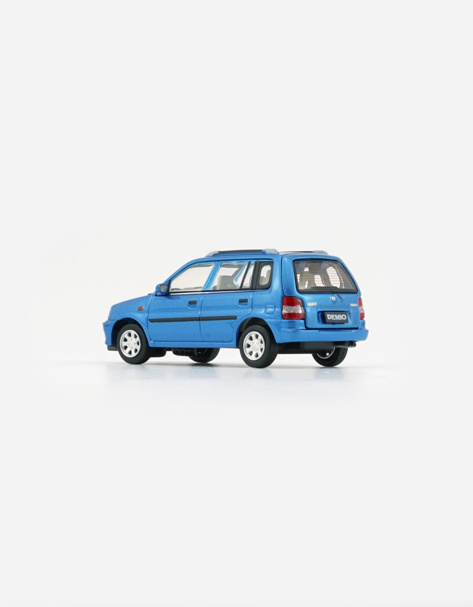 BMC 1/64 Mazda 1994 Demio (Metro) - Blue (RHD) Model with figures