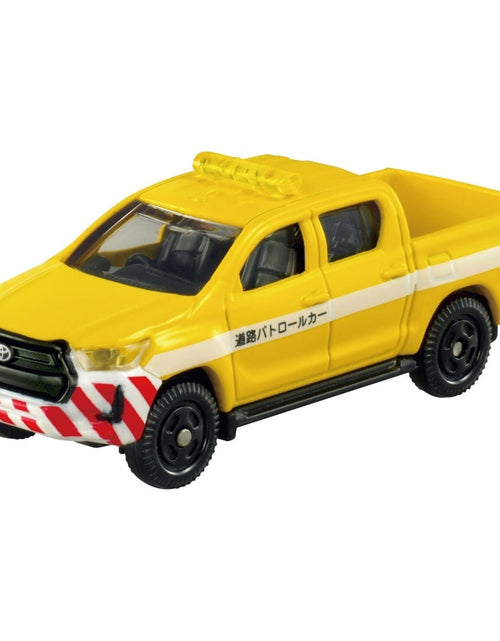 Load image into Gallery viewer, Takara Tomy Tomica Town Highway 4x Gift Box Set
