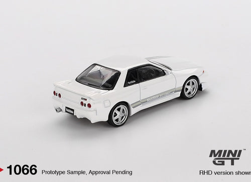 Load image into Gallery viewer, MINI GT #1066 1/64 Nissan Skyline GT-R (R32) VeilSide Combat C-I
