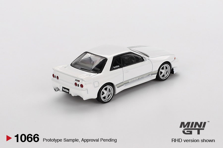 MINI GT #1066 1/64 Nissan Skyline GT-R (R32) VeilSide Combat C-I