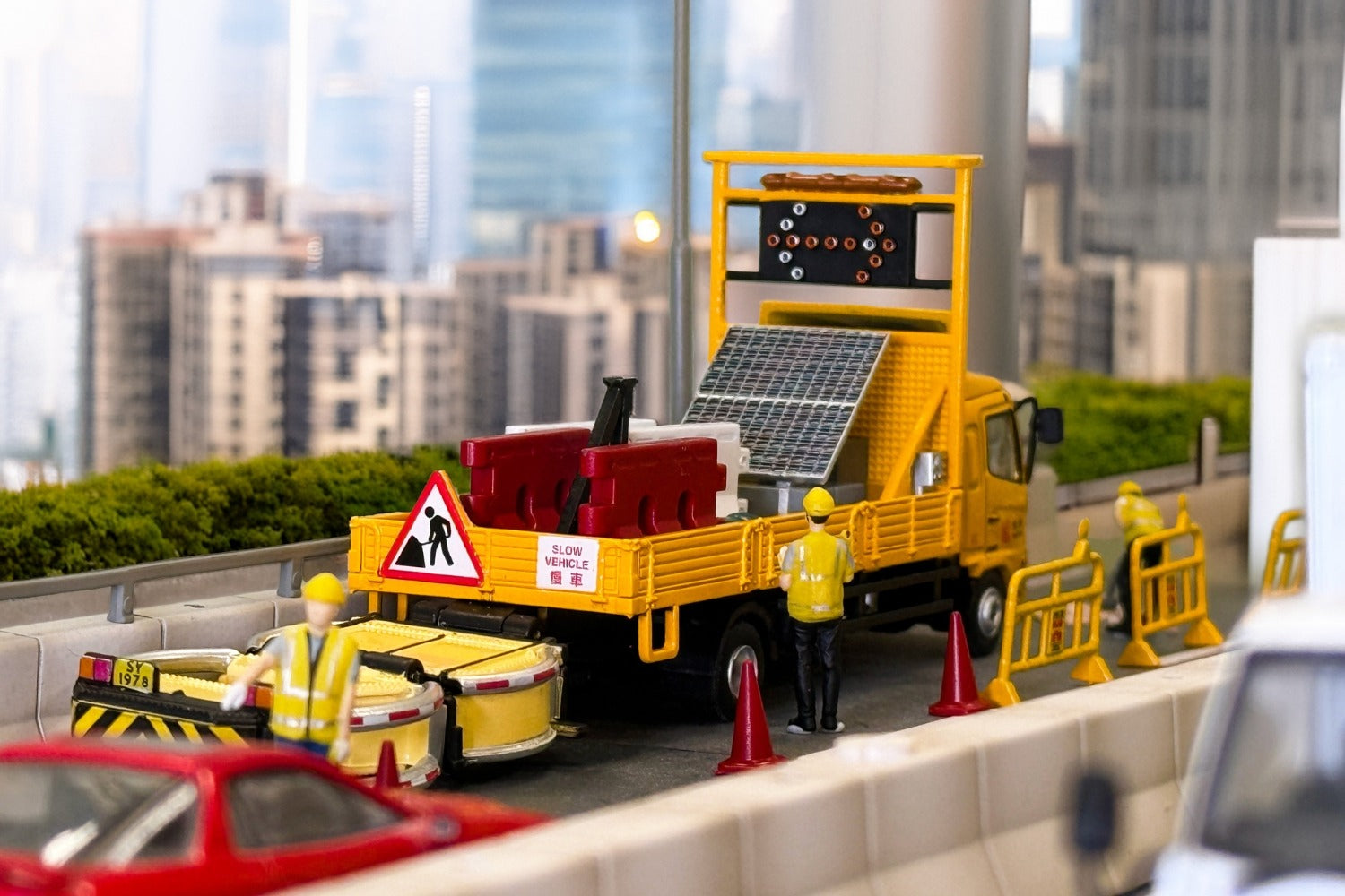 Tiny City Die-cast Model Car - Hino500 with Truck Mounted Attenuator Shun Yuen