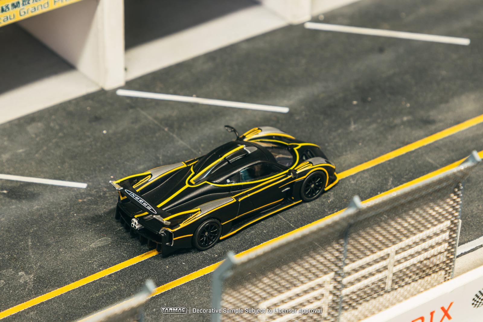 Tarmac Works 1/64 Pagani Huayra R Matt Black / Silver Model Car