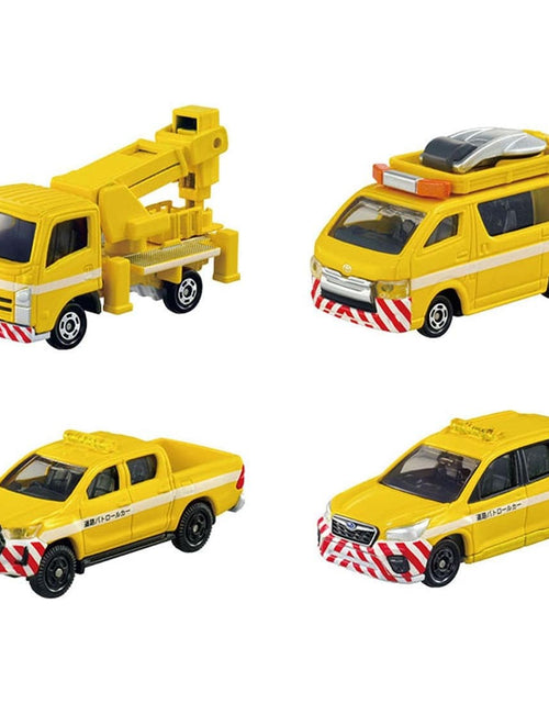 Load image into Gallery viewer, Takara Tomy Tomica Town Highway 4x Gift Box Set
