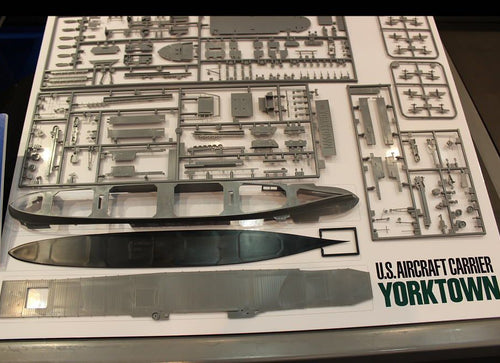 Load image into Gallery viewer, Tamiya #31712 1/700 US Aircraft Carrier YORKTOWN Model kit
