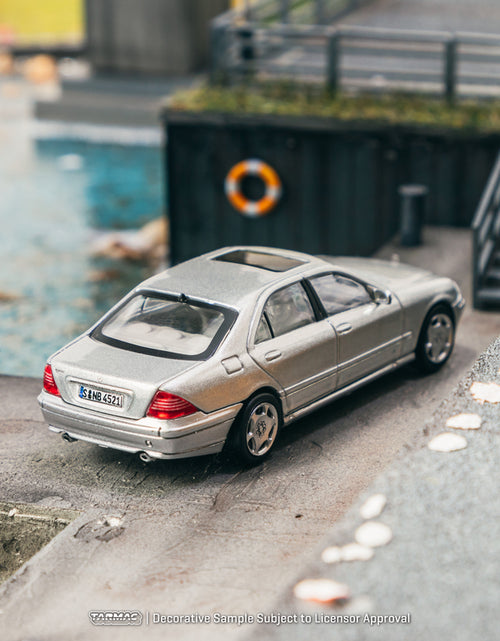 Load image into Gallery viewer, Tarmac Works 1/64 Mercedes-Benz S-Class Brilliant Silver Metallic
