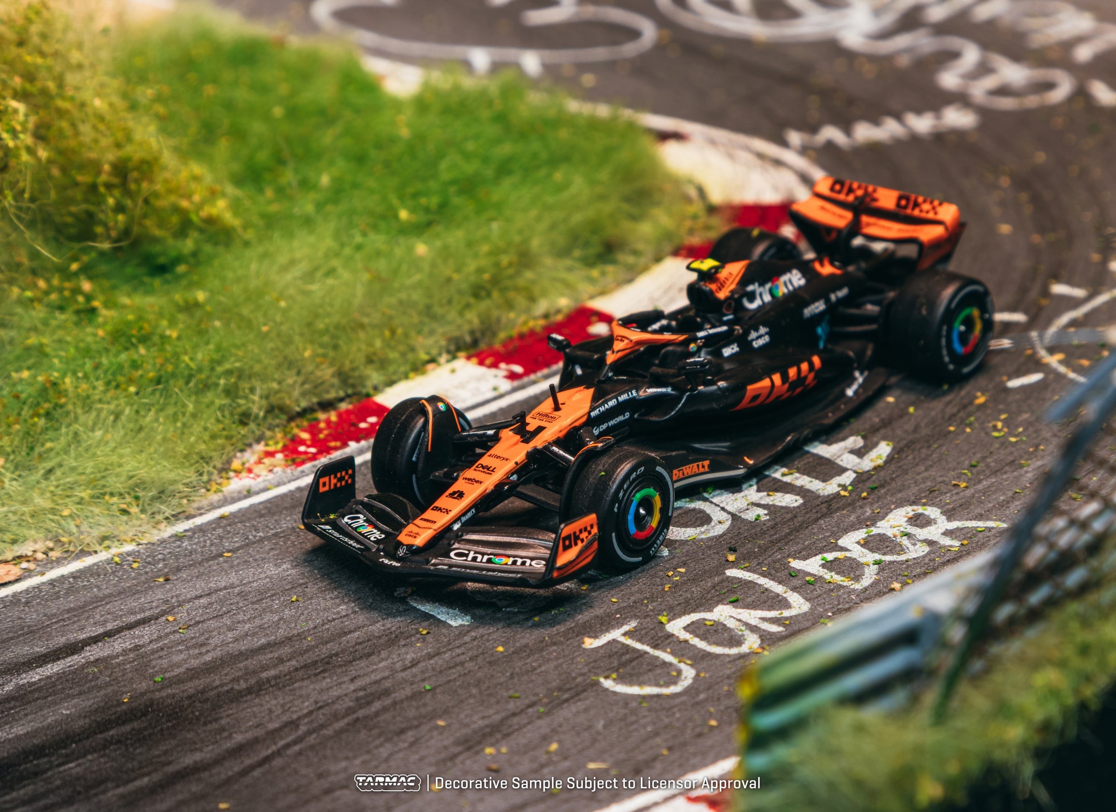 (Pre-order)Tarmac Works 1/64 McLaren MCL60 Japanese Grand Prix 2023 Lando Norris