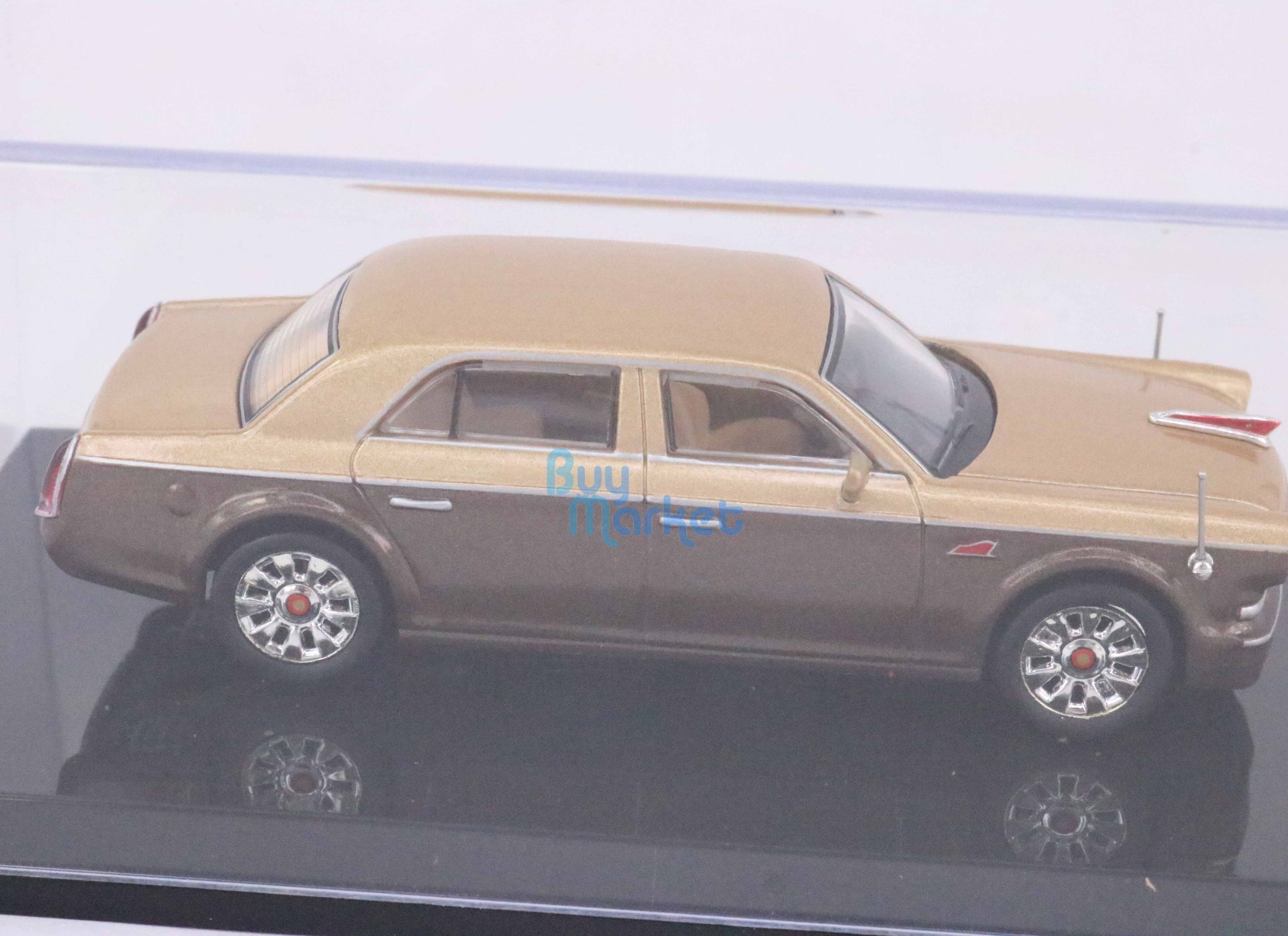 Xcartoys 1/64 Die-cast Model Car -  China ongqi L Series (L5, Beige & Black)