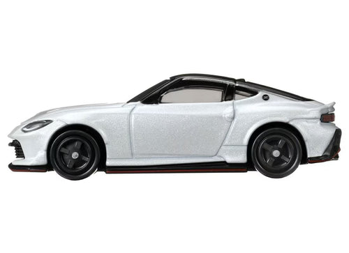 Load image into Gallery viewer, Takara Tomy Tomica Die-cast Model Car 1/65 No.88 Nissan Fairlady Z Nismo
