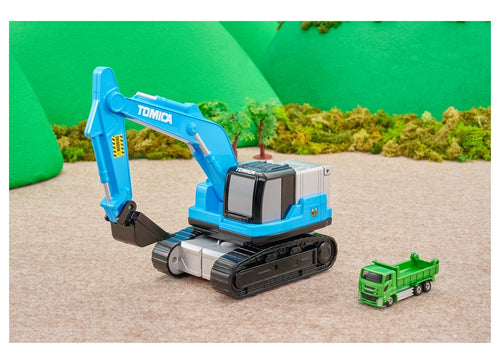 Load image into Gallery viewer, Takara Tomy Tomica World Tomica Vehicle Town Transforming Excavator w/Tomica Car
