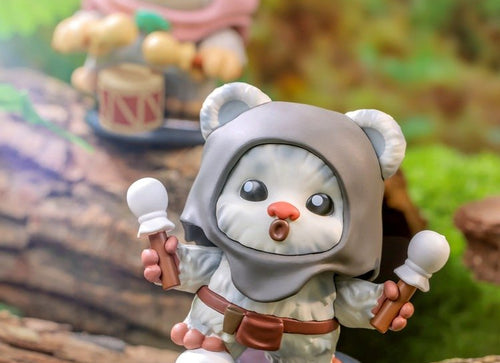 Load image into Gallery viewer, Hot Toys Star Wars Ewoks Cosbi Bobble-Head Collection Figure Set (Set of 8)
