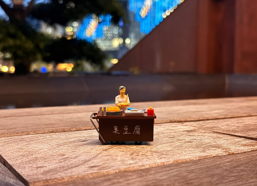 Load image into Gallery viewer, TINY Hong Kong City 1/35 #11 Stinky Tofu Cartful Diecast paint Figure
