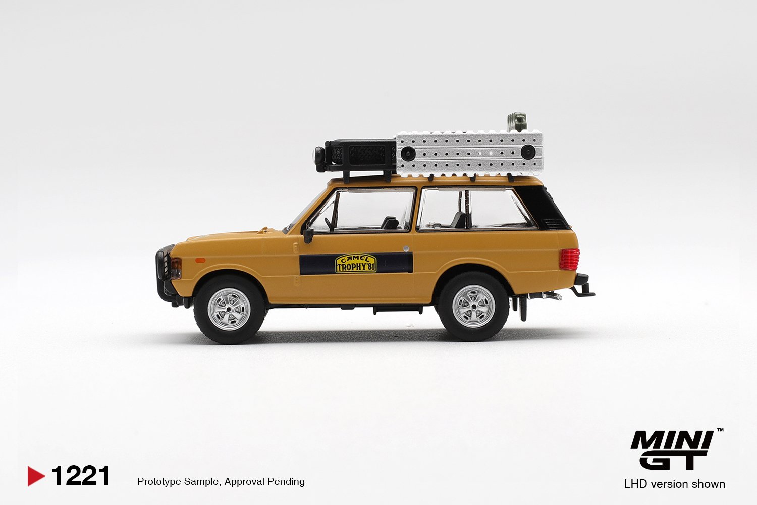 (Pre-order) MINI GT #1221 Range Rover 1981 Camel Trophy Sumatra K.Stoppa & A.Val