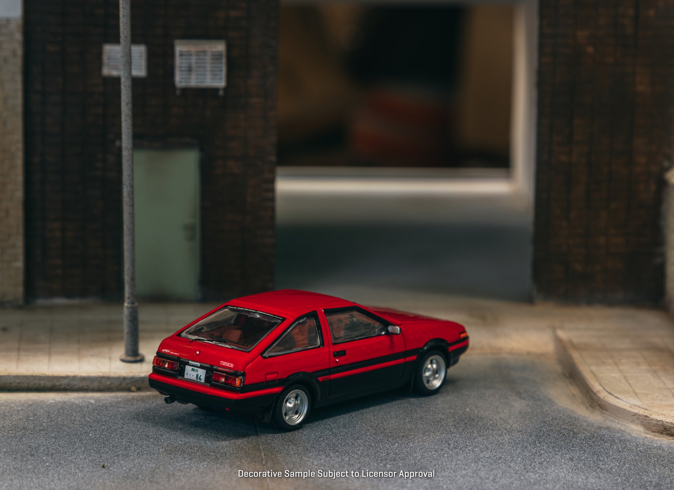 Tarmac Works 1/64 Toyota Sprinter Trueno (AE86) Red/Black Model Car