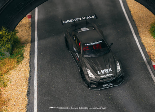 Load image into Gallery viewer, Tarmac Works 1/43 LB-Silhouette WORKS GT NISSAN 35GT-RR Model Car
