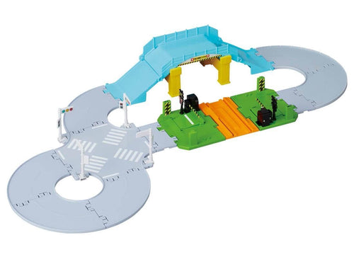 Load image into Gallery viewer, TAKARA TOMY TOMICA TOWN - Crossing Rail Overpass Intersection Set
