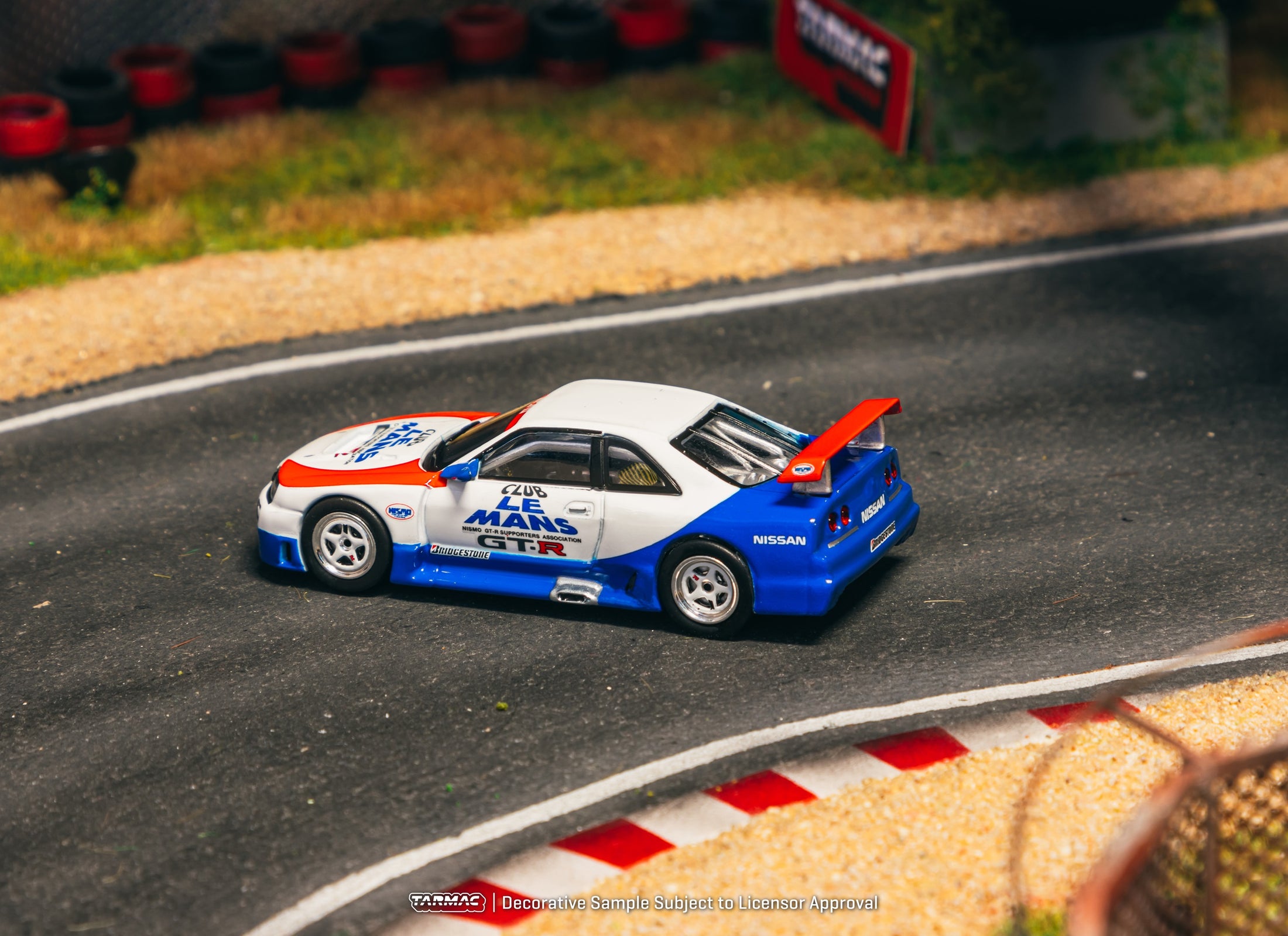 Tarmac Works 1/64 Nissan NISMO GT-R LM Test Car Diecast Model