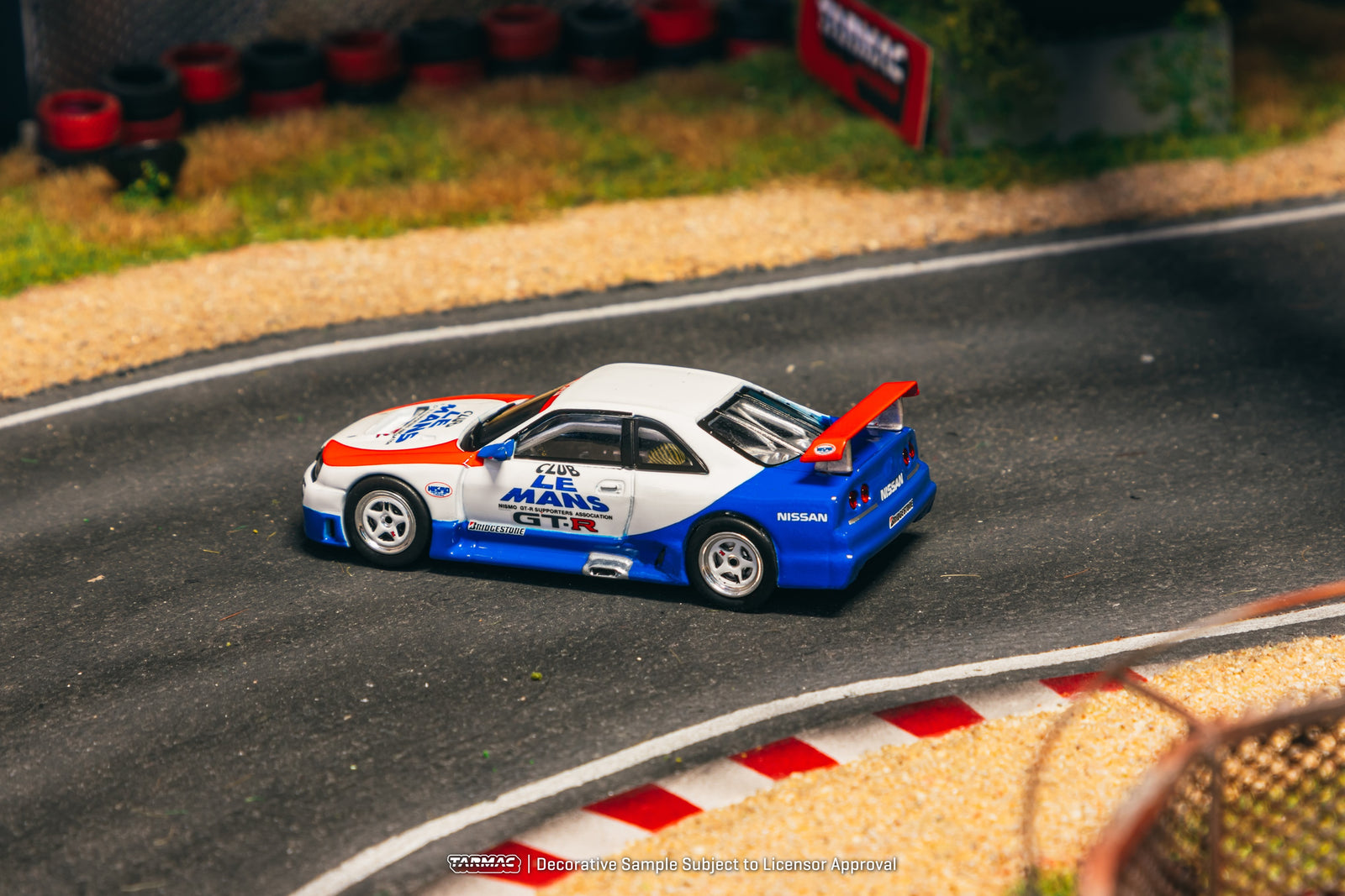 Tarmac Works 1/64 Nissan NISMO GT-R LM Test Car Diecast Model