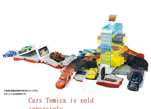 Load image into Gallery viewer, Takara Tomy Tomica Disney Pixar Cars Transform Tornado Shooter McQueen Play Set
