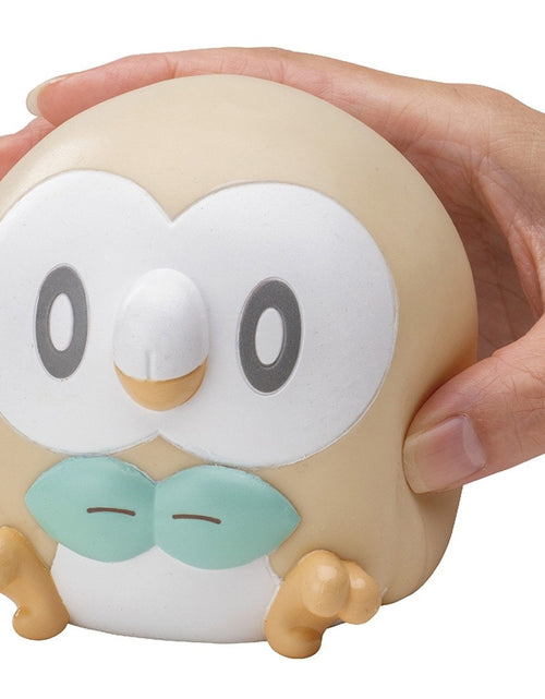 Load image into Gallery viewer, Takara Tomy Pokemon PokePiece Pokepeace Puni Kyun Light Rowlet
