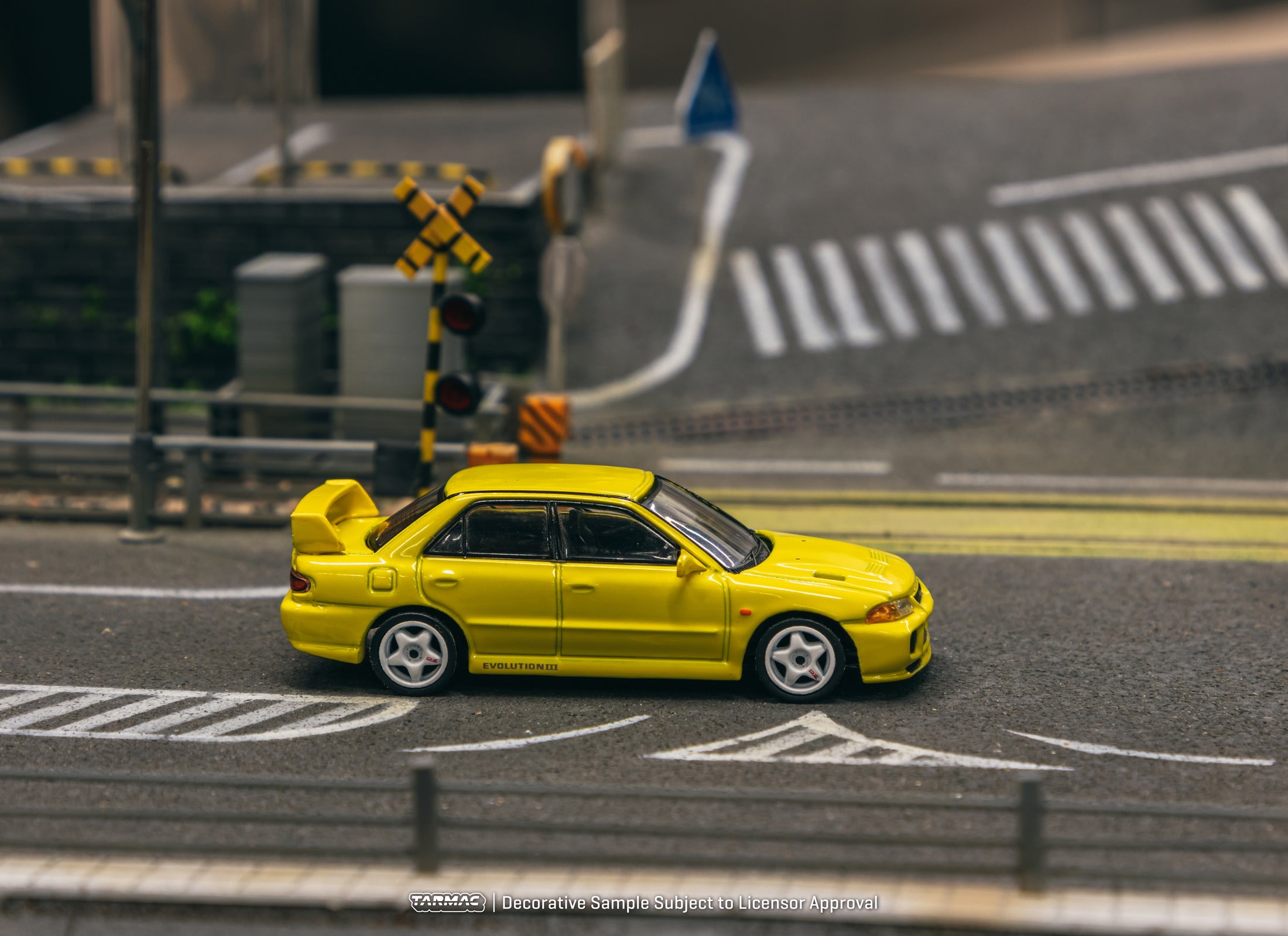 Tarmac Works 1/64 Mitsubishi Lancer GSR Evolution III Yellow Model
