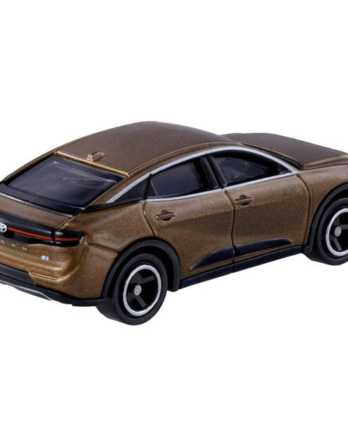 Load image into Gallery viewer, Takara Tomy Tomica #72 1/65 Toyota Crown Diecast Toys Car
