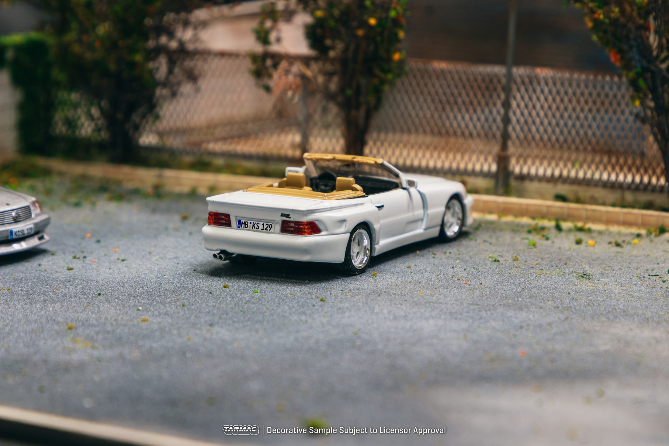 Tarmac Works 1/64 Mercedes-Benz SL 500 Koenig Specials White