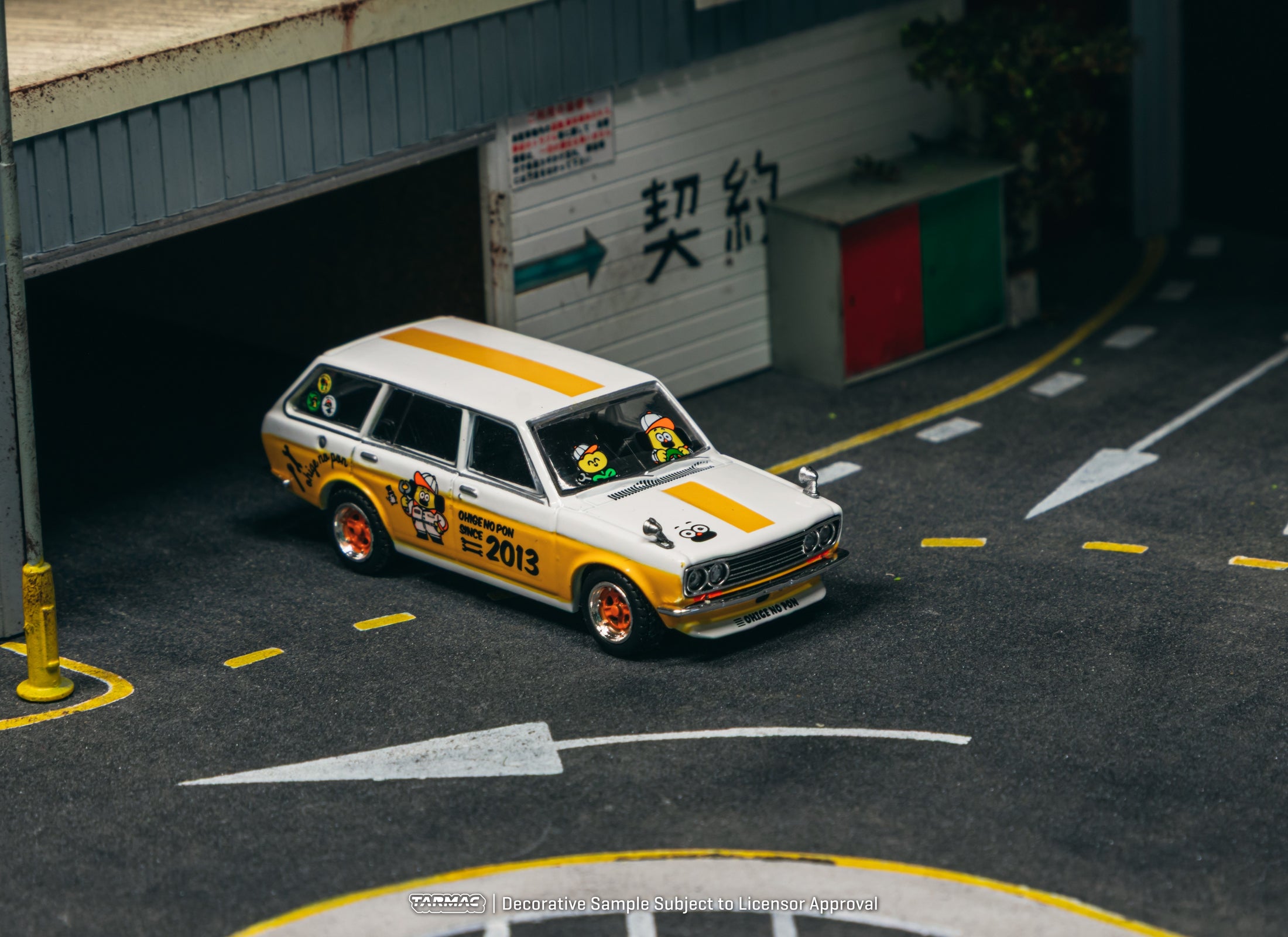 Tarmac Works 1/64 Datsun Bluebird 510 Wagon  OHIGE no PON Model Car