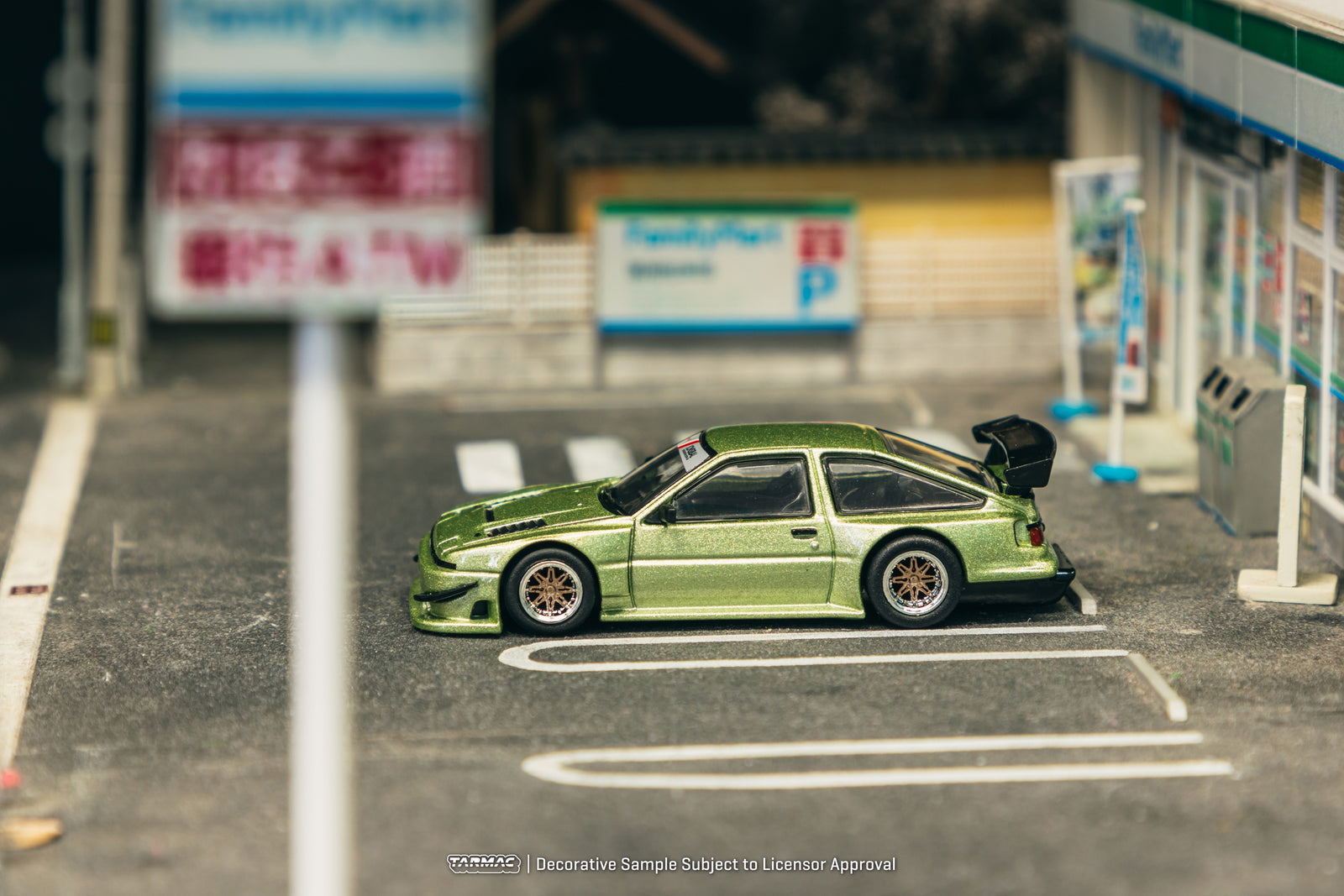Tarmac Works 1/64 Toyota Sprinter Trueno AE86 Widebody Green Model