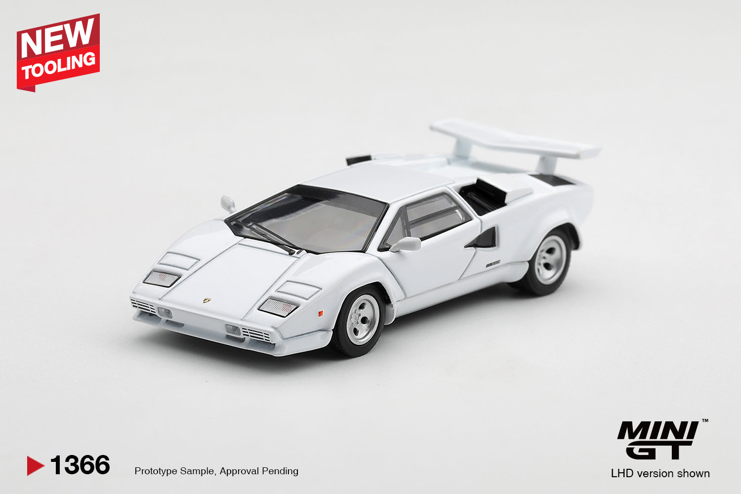 (Pre-order) Mini GT #1366 Lamborghini Countach LP500S White 1982 LHD
