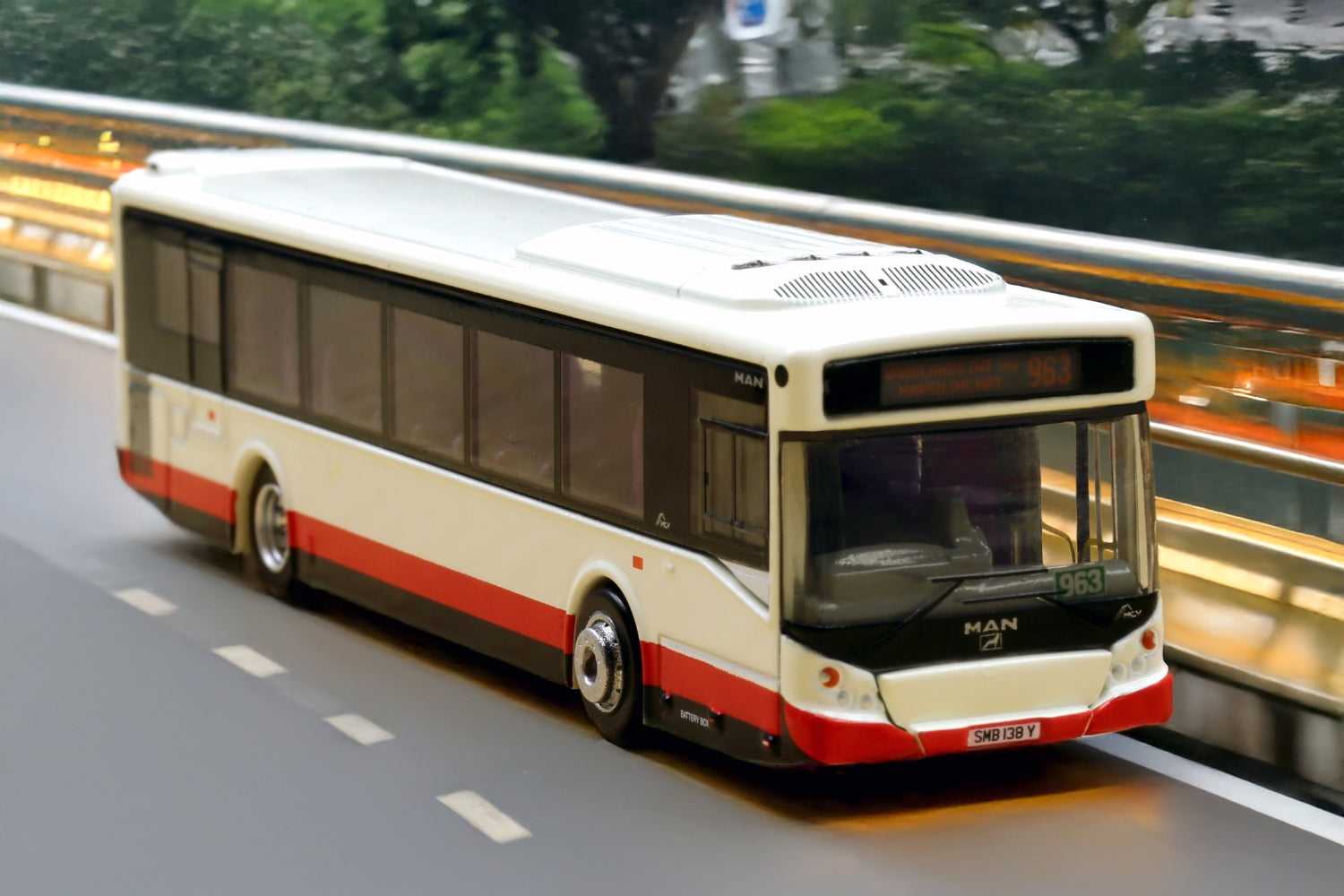 Tiny City SG07 Die-cast Model Car - MAN A22 MCV - Cream (963) Bus