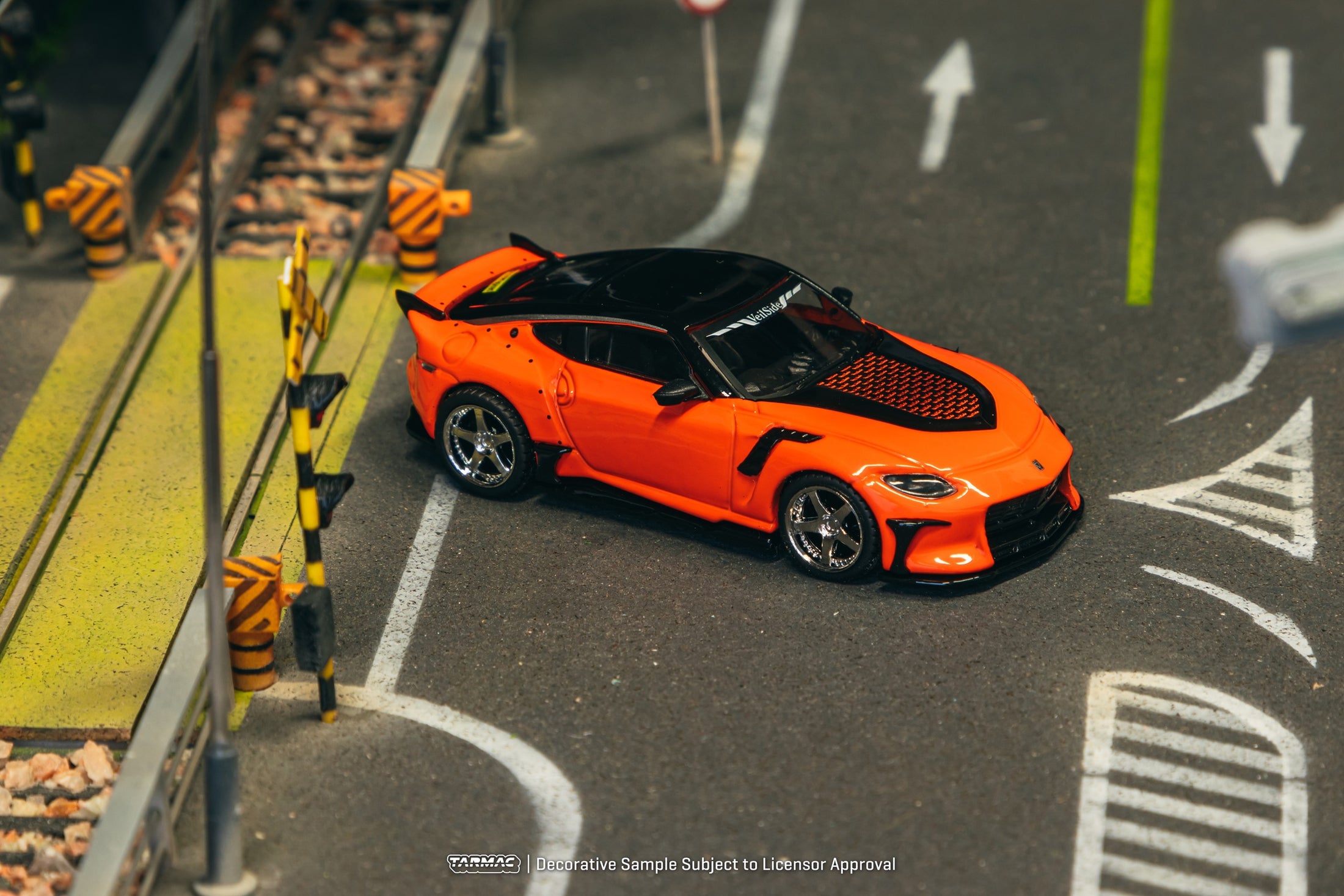 Tarmac Works 1/64 Nissan VeilSide FFZ400 Fairlady Z Orange with Card