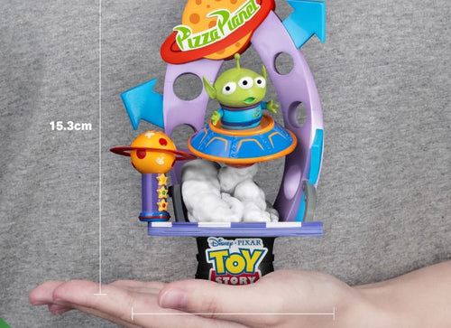 Load image into Gallery viewer, Beast Kingdom Diorama Stage-109- Disney Alien's Racing Car
