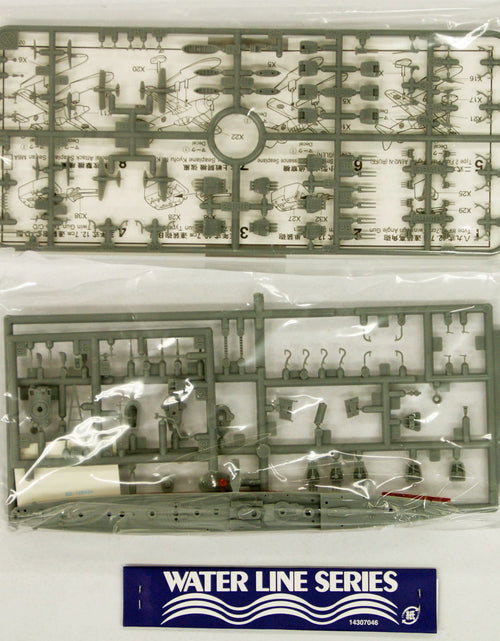 Load image into Gallery viewer, Tamiya #31406 1/700 IJN Japanese Navy Destroyer AKATSUKI Plastic Model kit
