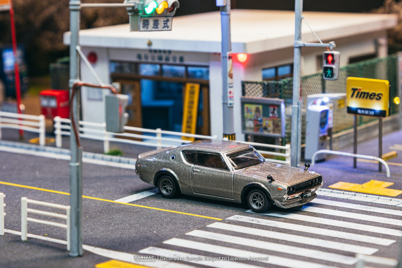 (Pre-order) Tarmac Works 1/64 Nissan Skyline 2000GT-R (KPGC110) Silver