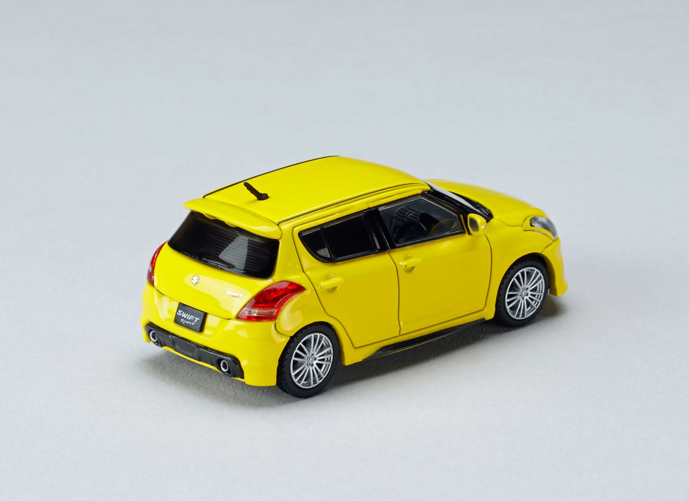 (Pre-order) Hobby JAPAN 1/64 SUZUKI SWIFT SPORT ZC32S AERO PARTS CHAMPION YELLOW