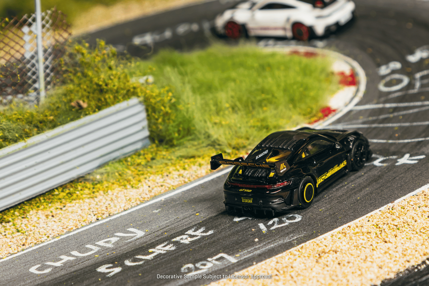 (Pre-order) Tarmac Works 1/64 Porsche GT3RS 992.1 MR Black Yellow Tarmac Special