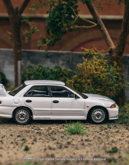 Load image into Gallery viewer, Tarmac Works 1/64 Mitsubishi Lancer RS Evolution III White Lamley Ed
