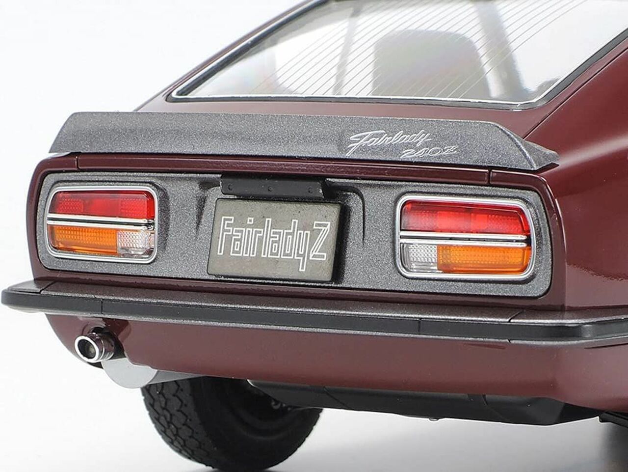 Tamiya #24360 1/24 Sport Car Series - NISSAN Fairlady 240ZG Model Kit
