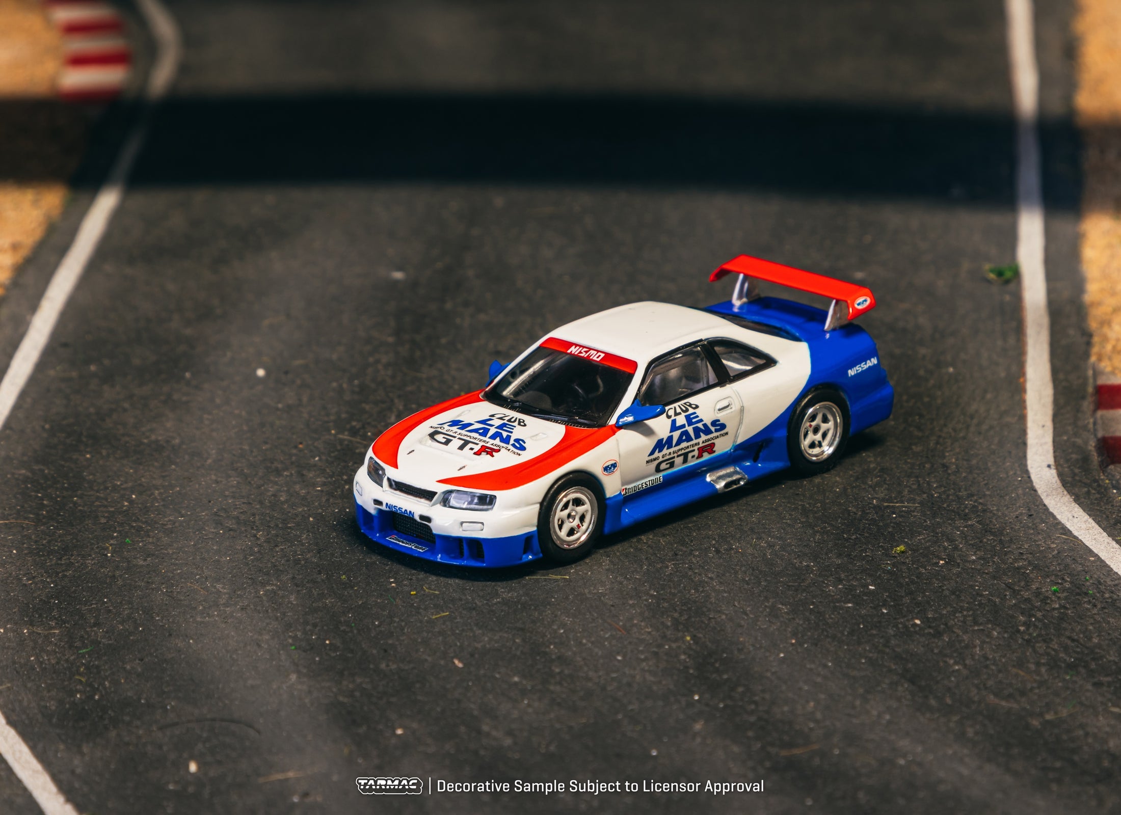 Tarmac Works 1/64 Nissan NISMO GT-R LM Test Car Diecast Model