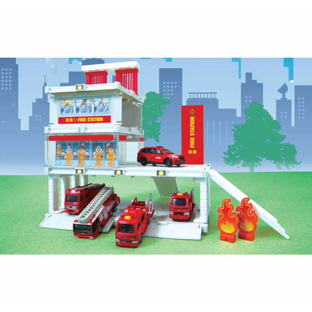 Takara Tomy Tomica World Tomica Town Fire Fighter Station (w/ Tomica Car x 1)